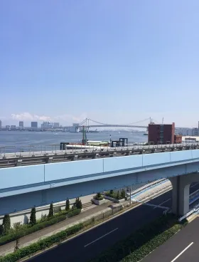 スズエベイディアムの外観