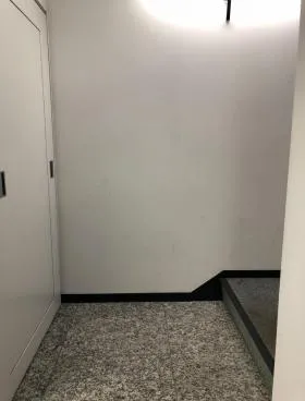 興和日東ビルの外観