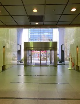 小伝馬町新日本橋ビルの外観