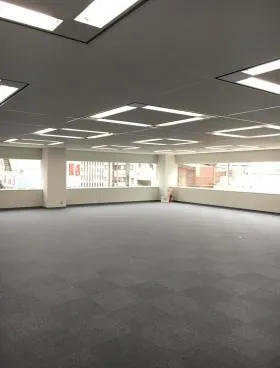 G-7ビルの外観