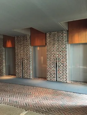 信濃町煉瓦館ビルの外観