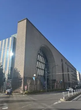 信濃町煉瓦館ビルの外観
