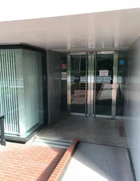 江戸見坂森ビルの外観