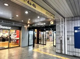 改札を出たらメトロシティ神谷町に入る