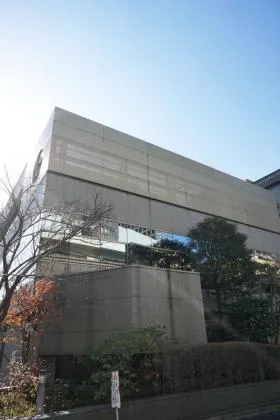 仙石山アートハウスビルの外観