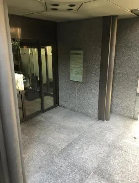 仙石山アートハウスビルの外観