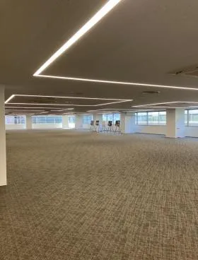 RandL TAKANAWA GATEWAY(旧:日本生命三田)ビルの外観