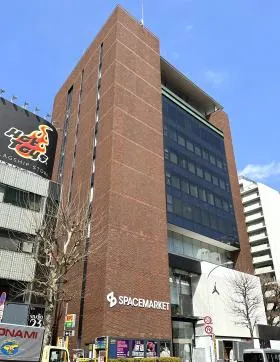 JRE神宮前メディアスクエアの外観