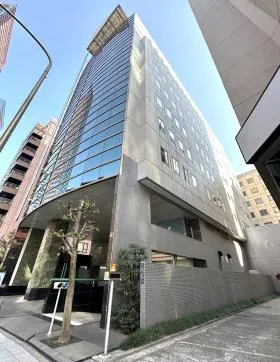 住友電設ビルの外観