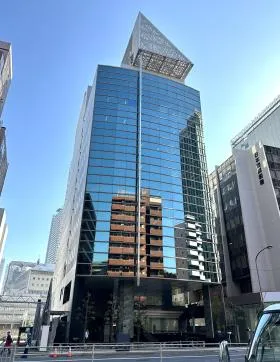 住友電設ビルの外観