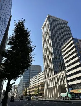 住友電設ビルの外観