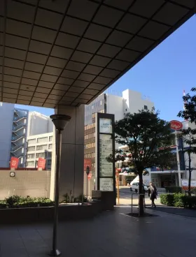 芝256スクエアビルの外観