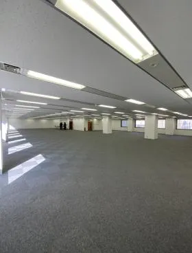 芝256スクエアビルの外観
