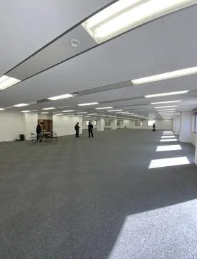芝256スクエアビルの外観