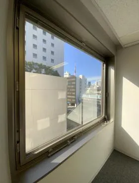 芝256スクエアビルの外観