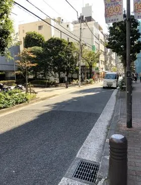 電巧社ビルの外観