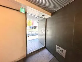 新宿花園MJビルの外観