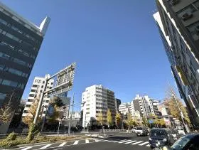 新宿花園MJビルの外観