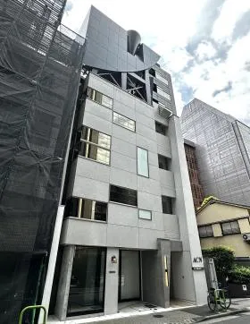 ジーイージャバンビルの外観