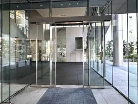 芝公園フロントタワーの外観
