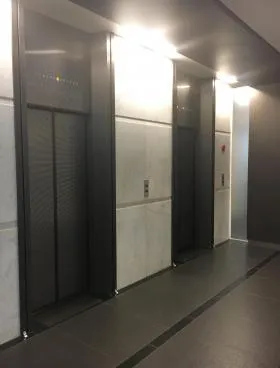 新橋センタープレイスビルの外観