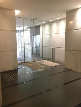 新橋センタープレイスビルの外観