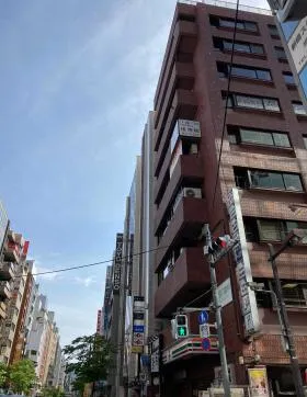 ブラザービルの外観
