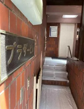 ブラザービルの外観