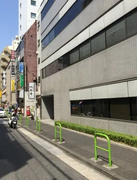 新三ビルの外観