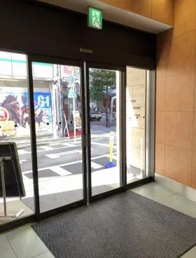 共同新橋3丁目ビルの外観