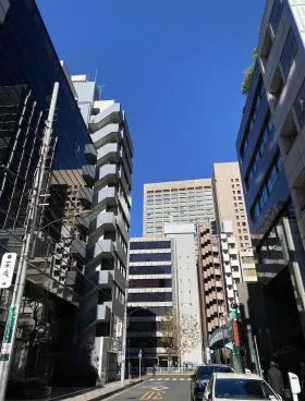 日土地西新橋ビルの外観