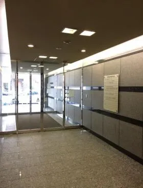 ザイマックス西新橋(旧:友泉西新橋)ビルの外観