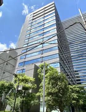 興和西新橋B棟ビルの外観