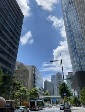 興和西新橋B棟ビルの外観