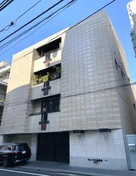 セソーラス西麻布ビルの外観