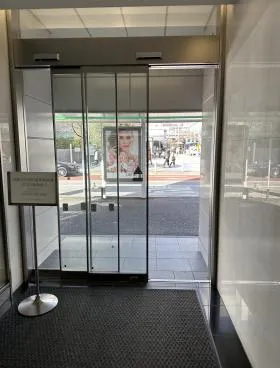 田町イーストウィングの外観