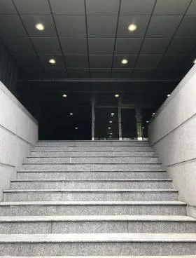 グローヴビルの外観