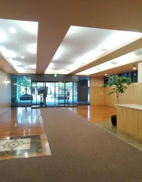 青山タワープレイスの外観