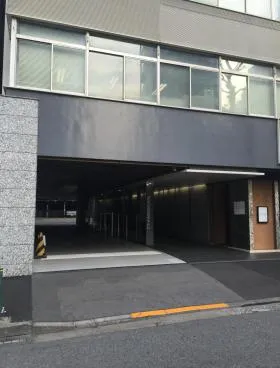 ニュー新坂ビルの外観