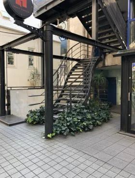 シンプル青山ビルの外観