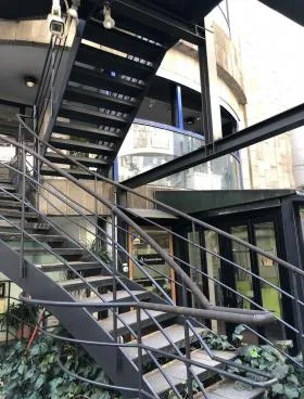 シンプル青山ビルの外観
