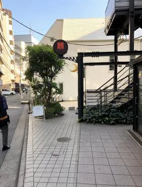 シンプル青山ビルの外観