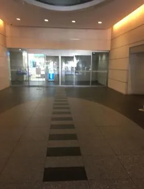 青山ライズスクエアの外観
