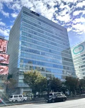 青山ライズスクエアの外観