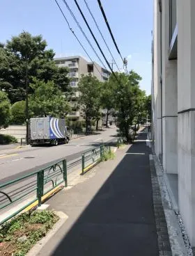 Almost Blueビルの外観