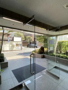 メゾンドゥース南麻布ビルの外観