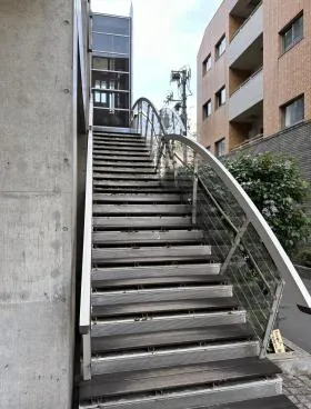 Qiz広尾ビルの外観
