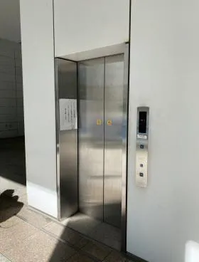 NBFプラチナタワーの外観