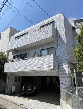 ラミアール白金台ビルの外観