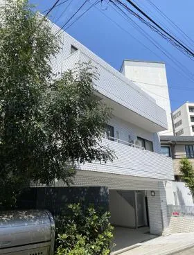 ラミアール白金台ビルの外観